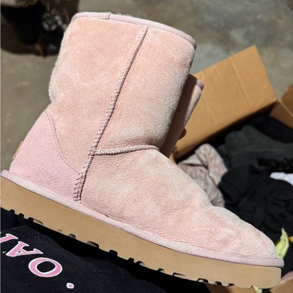 UGG Women's Classic Short II boots in seashell pink suede and sheepskin - Picture 6 of 7